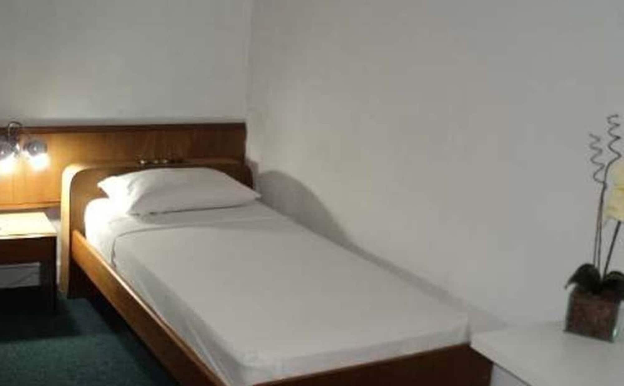 Rede Andrade San Martin Hotel Curitiba Kültér fotó